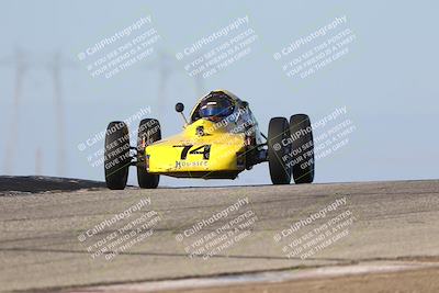 media/Oct-26-2025-CalClub SCCA (Sun) [[8ce1e69566]]/Group 6/Grapevine/